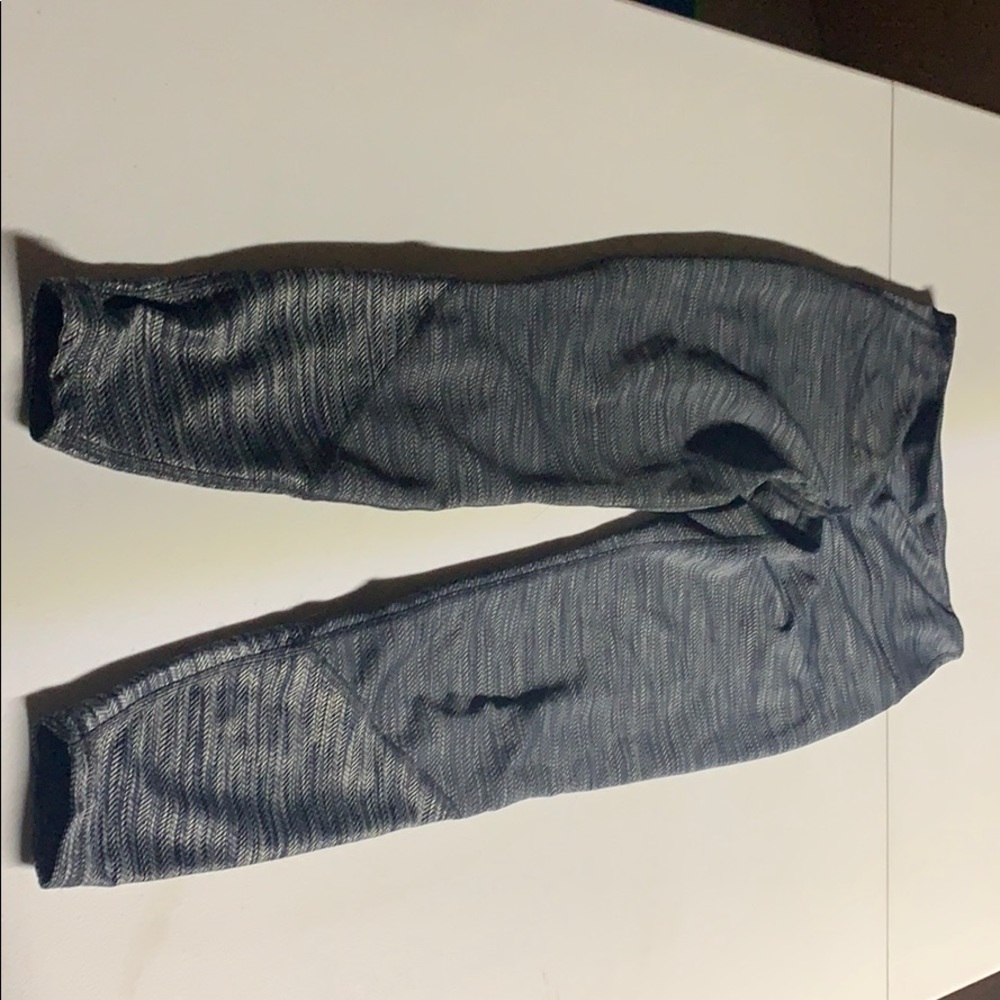 Athletic leggings